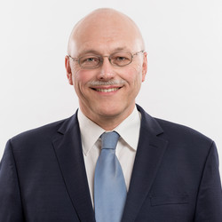 Dr. Gerhard Freyberger